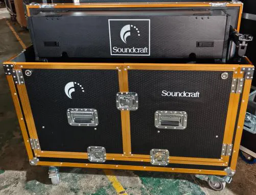 Soundcraft expression  Hydraulic Flight case