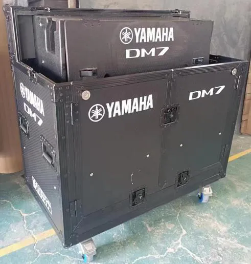 Yamaha DM7 Hydraulic Flight case
